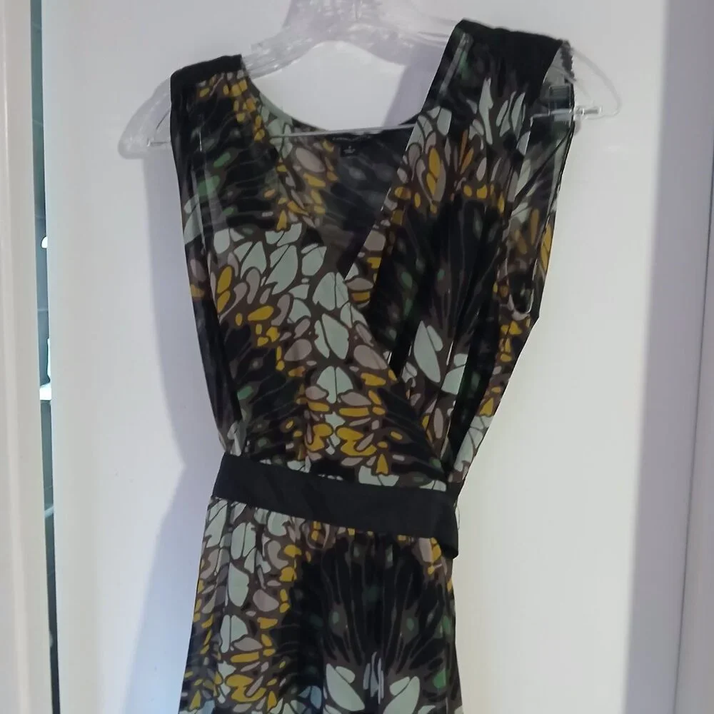 Banana Republic Women's Sheer Floral Wrap Dress SZ 8 GUC - Picture 2 of 13